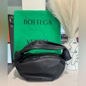 NO OFFERS!SALE🌼Bottega Veneta Nappa mini double knot Black Leather Bag